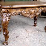 Option déco et motif de table en chêne sculpté