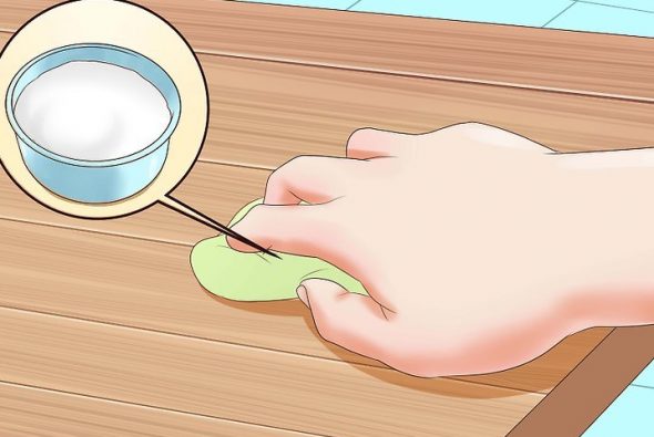 Sel pour se débarrasser des taches sur la table