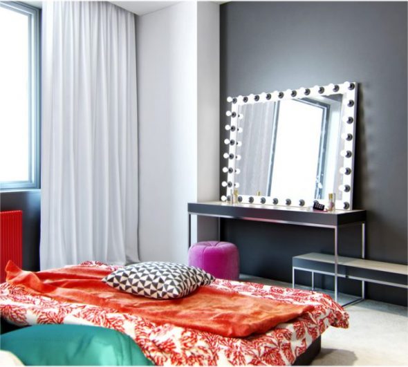 Miroir rétro-éclairé maquillage