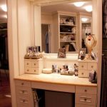 Miroir, placard avec lumières
