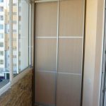 Armoire d'angle balcon