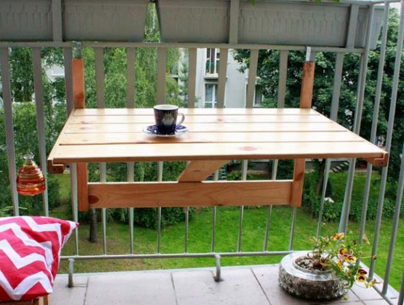 Table pliante en bois