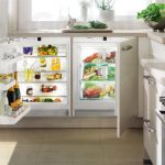 Deux chambres froides sous la table pour la famille