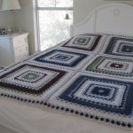 Motif bicolore pour couvre-lit