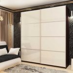 Armoire à deux portes blanche