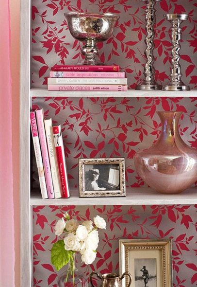 Cabinet avec papier peint à l'intérieur