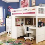 Beau lit mezzanine de couleur blanche et rose