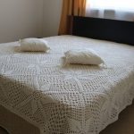 Beau motif de plaid crochet blanc