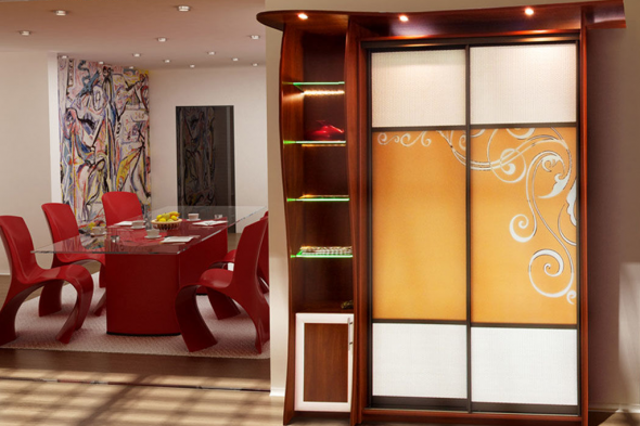 Belle armoire avec éclairage