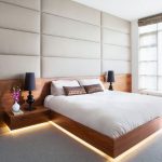Lit avec dossier sur tout le mur