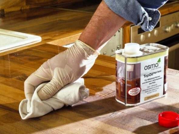 Appliquer une couche d'huile