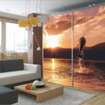 Armoire coulissante avec un beau coucher de soleil sur les façades