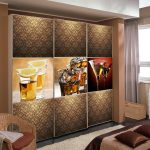 Armoire coulissante avec façades et éclairage d'origine