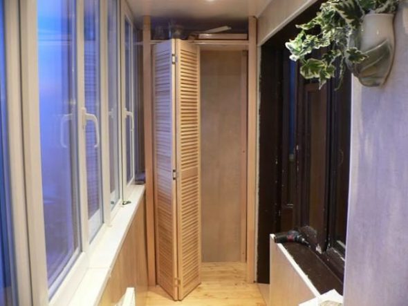 Cabinet avec porte-accordéon