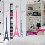 Armoires coulissantes dans la chambre des enfants