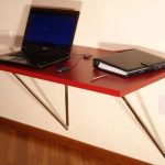 Table pliante rouge