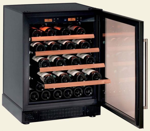 Armoire spéciale pour le vin, permettant de réguler la température