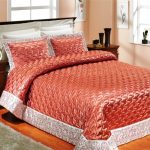 Couvre-lit matelassé corail