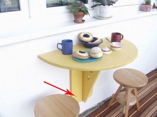 Fixer la table pliante finie
