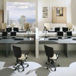 Placement de meubles dans les bureaux