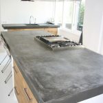Les surfaces de cuisine en béton sont faciles à utiliser.