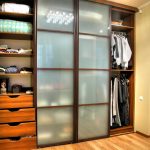 Grande et spacieuse armoire