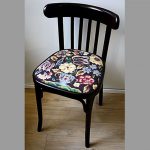 Chaise noire avec siège après récupération