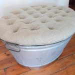 Photo d'un tabouret rond rembourré pour un couloir fait main