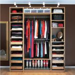 Vestiaire avec tiroirs ouverts