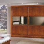 Cadre pour une armoire coulissante d'un arbre