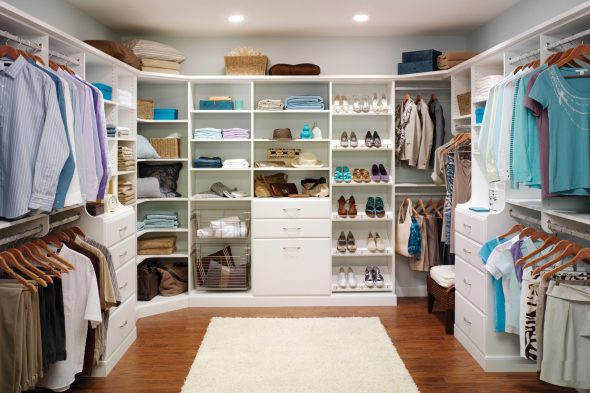 Toutes les choses dans un vestiaire.