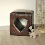Belle pouf avec un coeur