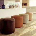Poufs ronds en différents matériaux