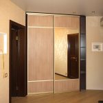 Petite armoire dans le coin