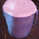Pouf doux avec poignées de bouteilles en plastique
