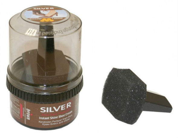 Crème appliquée pour gratter