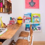 Petite table en bois étroite pour les enfants
