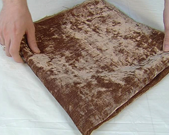 Nous couvrons le siège avec un chiffon