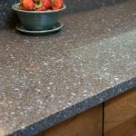 Plateau en béton d'origine avec décoration en marbre