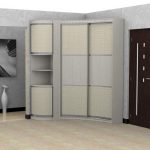 Armoire de coin originale dans le couloir