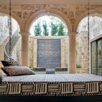 Κρεβάτι κρεβατιού κρεμασμένο σε ανατολίτικο στιλ