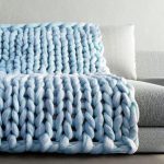Couvert avec des tresses grand tricot