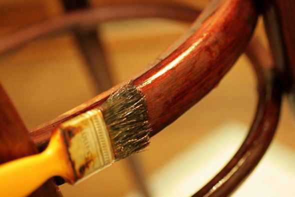 Revêtement de chaise vernis