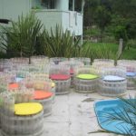 Poufs transparents à partir de bouteilles en plastique