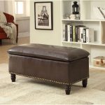 Ottoman rectangulaire dans le hall