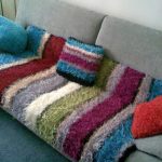 Un plaid à rayures moelleuses à faire soi-même