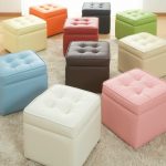 Tabourets rembourrés en daim multicolores