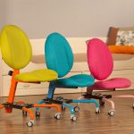 Chaises réglables multicolores