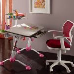 Chaise ajustable pour les écoliers
