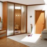 Armoire coulissante pour la salle d'angle